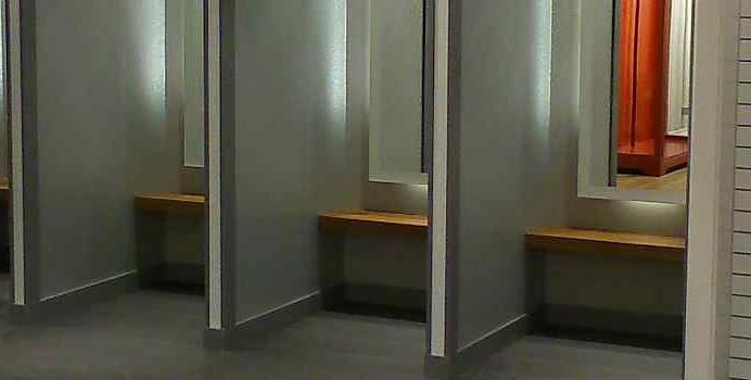 【都市傳說】異國旅遊請小心：試衣間的暗門