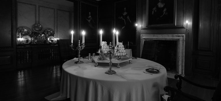 【都市傳說】來的客人是未來老公，還是奪命惡魔？千萬別做的恐怖儀式「沉默晚餐」