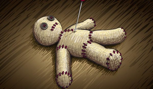 【酒吧怪談🥃】養子狂流鼻血身亡‼難道是養母咒殺他⁉