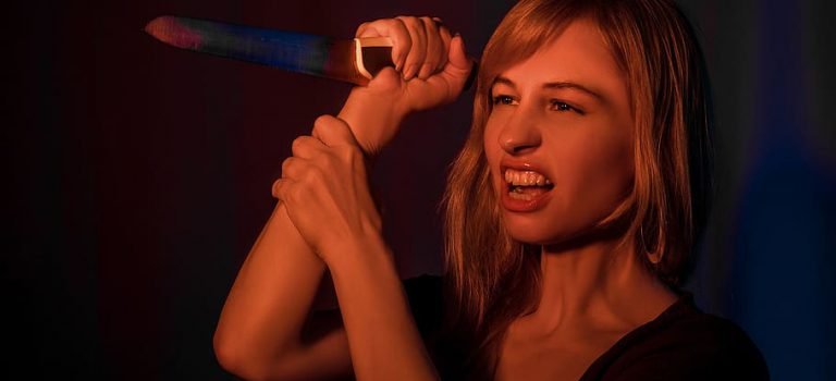 【都市傳說】室友之死:女孩被割喉死在隔壁床!下一個會不會就是你? 【都市傳說】室友之死:女孩被割喉死在隔壁床!下一個會不會就是你?